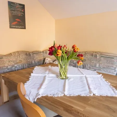 Trillerhof Konukevi *